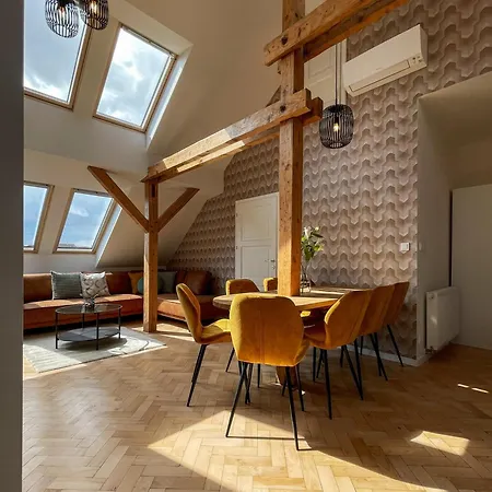 Stupartska - Attic Old Town Apart Otel 4*